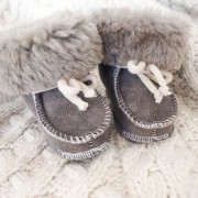 Sheepskin baby booties - natural