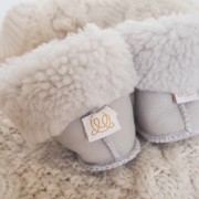 Sheepskin baby booties - natural