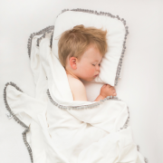 Pompom bamboo baby pillow Heavenly feathers
