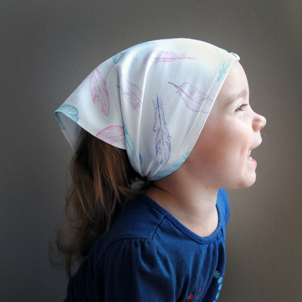 Bamboo triangle scarf Paradise feathers