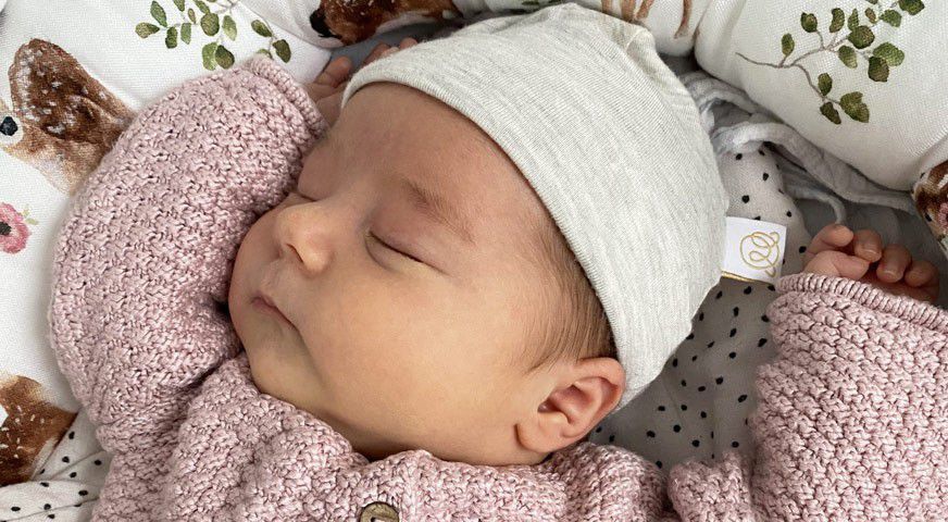 Rozmiar czapeczki dla noworodka - jaki wybrać? Tabela rozmiarów