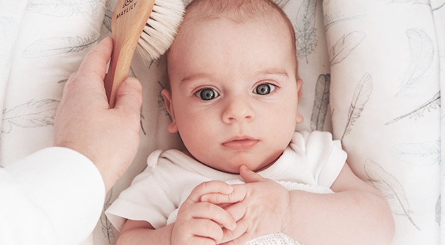 Jak zwalczyć ciemieniuchę u niemowląt – 5 naturalnych i skutecznych sposobów